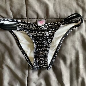 Black and white bikini bottom